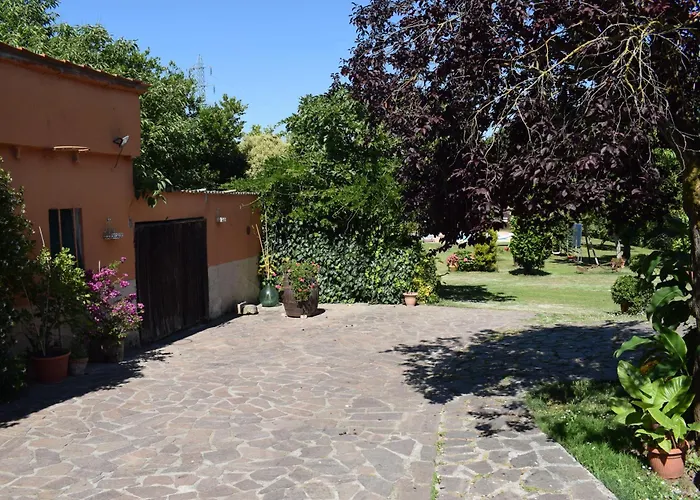 Girasole Гостевой дом Лари